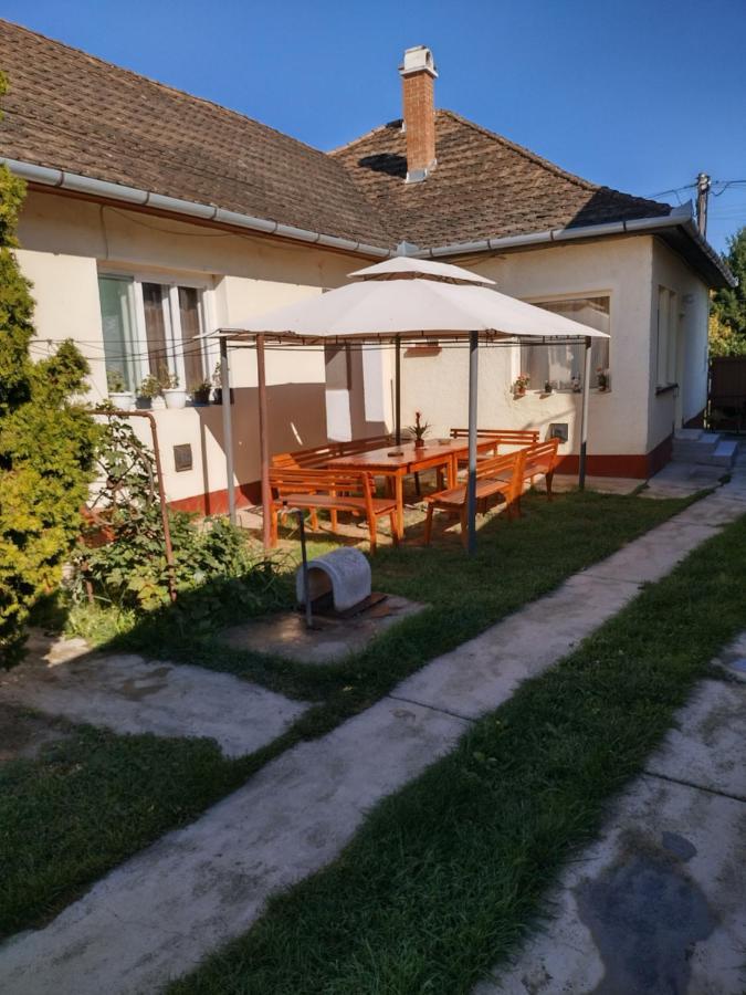 Toth Maganszallas Hajduszoboszlo Apartment Bagian luar foto